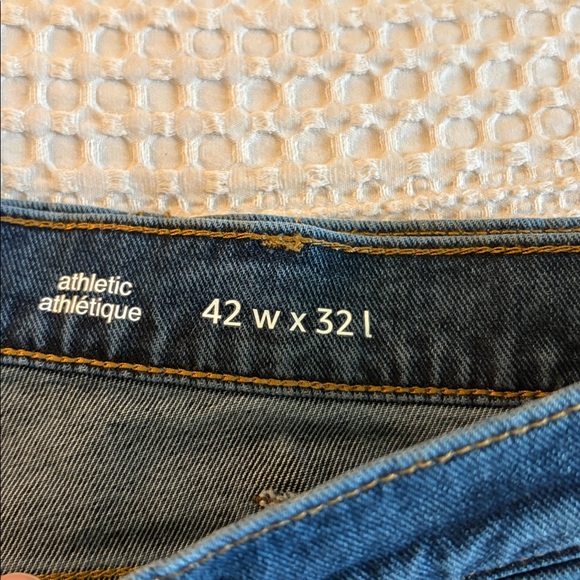 Amazon Essentials Men’s athletic fit Straight Jeans in Dark Blue 42 x 32 - Picture 3 of 3